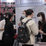 护航毕业生求职路 需要做好“加减法”