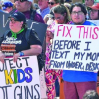 2022年的美国：因乱分裂 以乱渔利