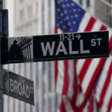 经济学家敲警钟,地方政府忙备战,经济大衰退阴影笼罩美国!