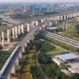 我国基础设施形成超大规模网络