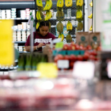 美联储称2024年将三次降息 经济学家警告：或引发美国新一轮通胀