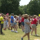 全美多地举行活动反对枪支暴力