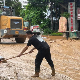 新华全媒+｜福州暴雨集中区受灾村的防汛抢险48小时