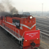 新疆开行首趟乡村振兴图定班列