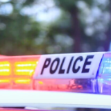 在离危险最近的地方，他们竖起守护盾牌