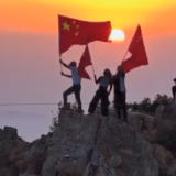 今天的歌单：我爱你中国