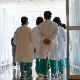 韩国首尔大学医学院超500名教授开始无期限停诊