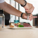 新华全媒+丨宜居又宜业：乌拉圭人马丁爱上中国江城