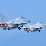 蓝天白云VS战机 适配度太高了！