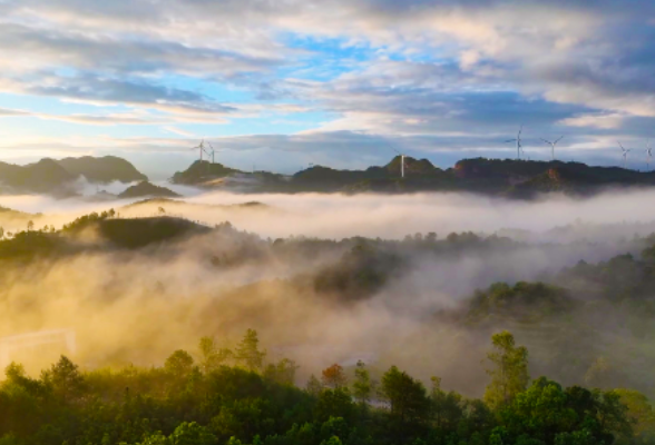 湖南宜章：八角寨秋雾氤氲醉人心