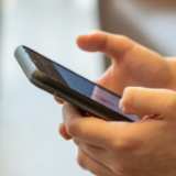 短暂“离线”:年轻人正在进行数字戒断实验