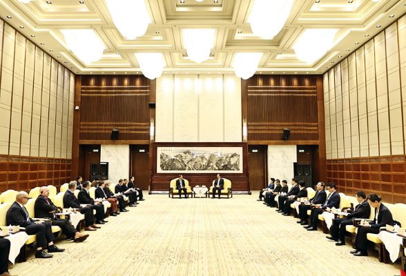 毛伟明会见“投资中国-中德金融汽车合作对接会”德国企业家代表