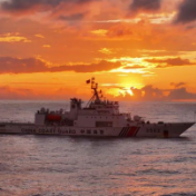 每一张都是壁纸！黄岩舰与黄岩岛的冬日邂逅