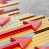 0元购奶茶、7元吃米线……千亿元级别的竞争改变了啥？