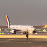 法国总统马克龙抵达北京 开启第四次对华国事访问