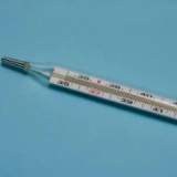 这种“甩一甩”的水银体温计即将全面禁产 很多湖南人家里都有