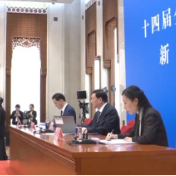 娄勤俭：由中青年组成的主创团队正在挑起中国科技事业进步的大梁
