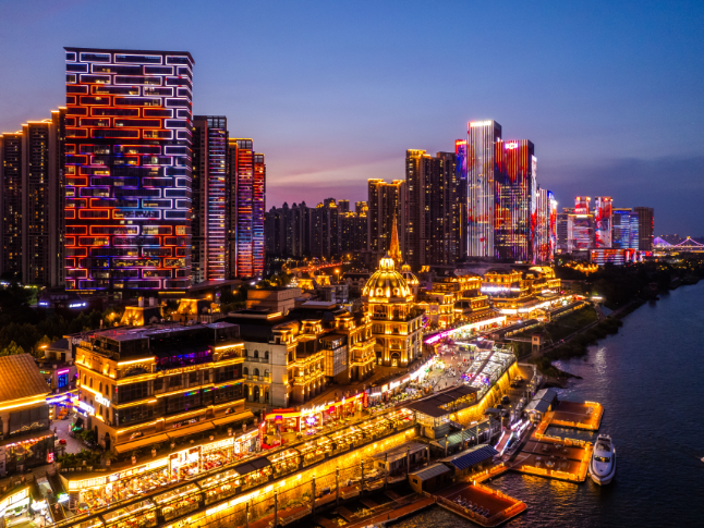 央媒看湖南丨创纪录暑运，湖南如何接住这波“泼天富贵”？