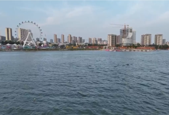 湖南沅江：一湖碧水“泼”出夏日消费热浪