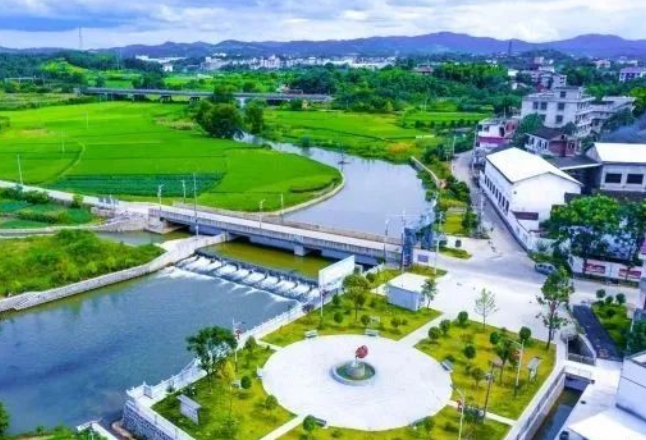 湖南邵东：屋场会上解民忧 田间地头干实事