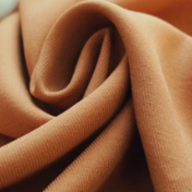 你的“亲肤棉”可能是100%化纤！警惕冬季保暖产品的“伪天然”陷阱