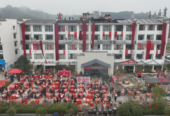 湖南新宁：崀山寻年味 民俗闹新春