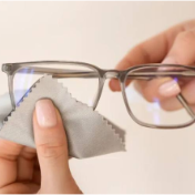 眼镜布不是用来擦眼镜的?原来这么多年,一直用错了……