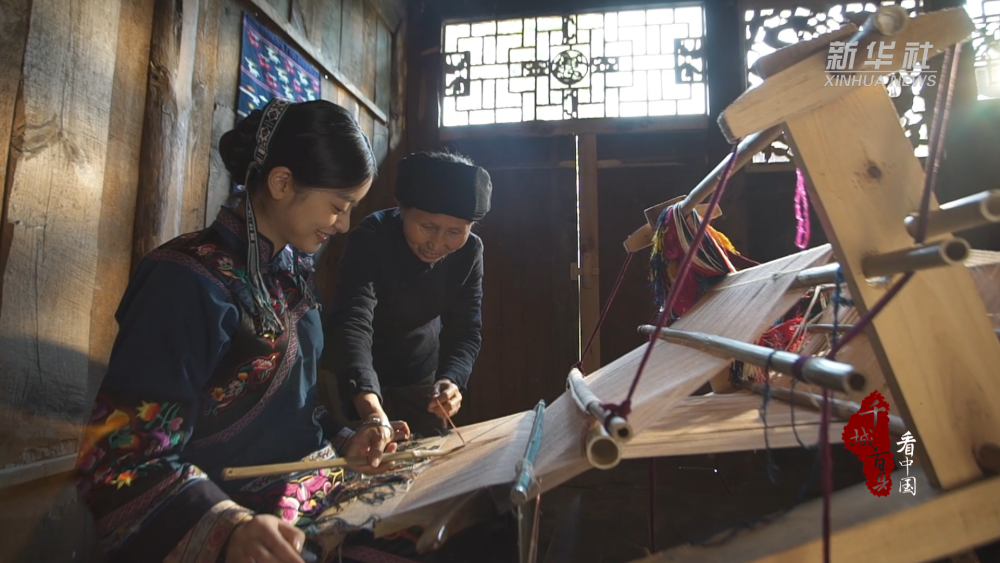 张家界：土家织锦织出锦绣前景