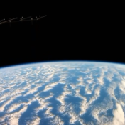 跟着神舟二十一号乘组从太空看地球