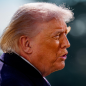 特朗普：目前无计划在伊朗部署地面部队