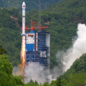 我国成功发射卫星互联网技术试验卫星
