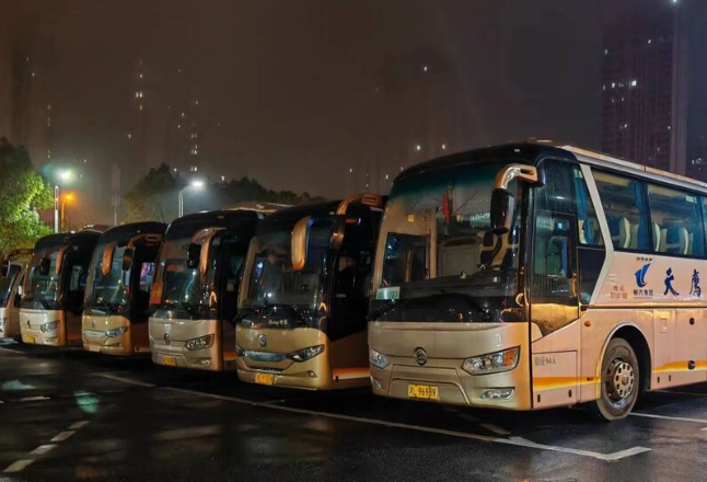 湖南清明假期道路客运发送旅客178.3万人次 多地增设凌晨接驳专线保障出行