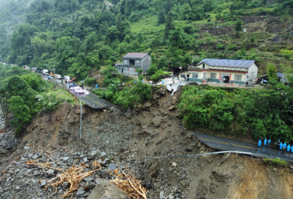 湖南全力应对强降雨公路灾毁—— 打通每一条“生命线”