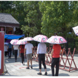 防疫遮阳两不误 平江石牛寨景区推出“防疫一米帽”