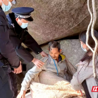 六旬老人山中走失20天 南岳警民合力成功救援