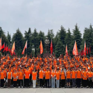 湖南科技大学信息与电气工程学院学子在韶山参加五四青年节纪念活动