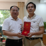 湖南大众传媒职业技术学院开展走访慰问老党员活动