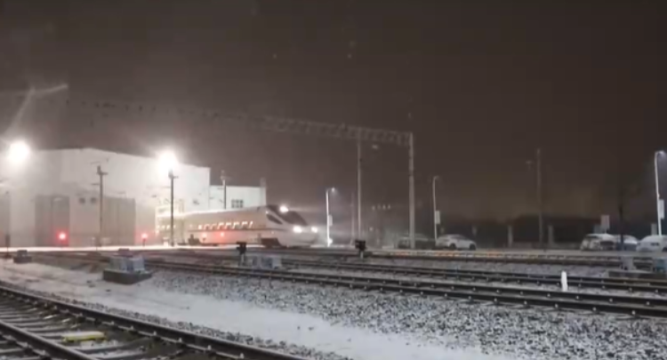 六预警齐发 寒潮天气影响持续 铁路部门停运多趟旅客列车