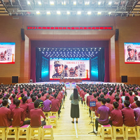 携笔从戎砺青春 湘潭县开展国防教育暨征兵宣传进校园活动