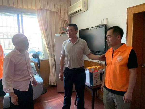 我为群众办实事｜湘潭县石潭镇联同爱心企业慰问特殊家庭