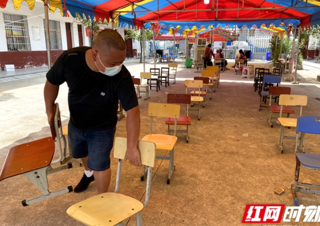 新闻特写丨湘乡市白田镇村干部防疫的一天