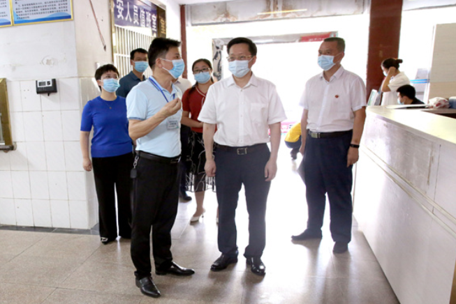 湘潭市领导赴湘潭县督导疫情防控工作