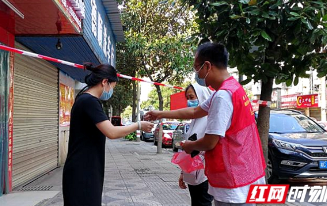 湘潭教育学院教职工助力筑牢疫情防线