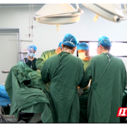 湘潭市中医医院首例集采人工髋关节置换术完成 患者节省医疗费超3万元
