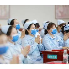 致敬白衣天使  湘潭市六医院举行“5.12”国际护士节庆祝活动