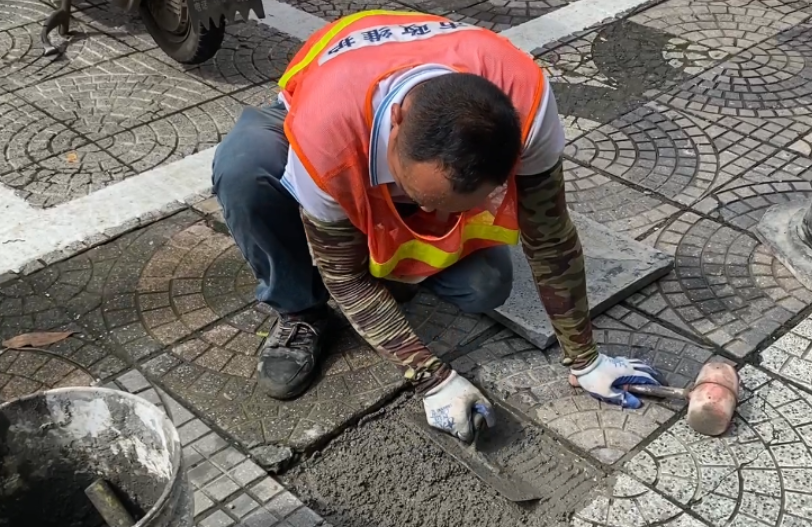 红视频·看湘潭丨湘潭市政维护处对全市破损道路进行修复