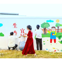 湘潭技师学院赴湘乡市石柱村开展主题墙绘活动