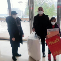 新春走基层丨岳塘区：寒冬送温暖 关爱未成年人