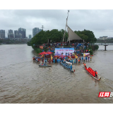 湘乡市：20支龙舟竞渡涟水（图）