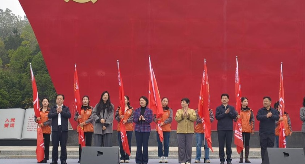 我爱湘潭我的家丨 数字阅读进乡村 湘潭市新华书店助力“三下乡”